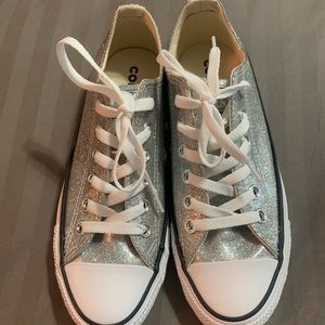 New Silver Glitter Converse Shoes sz 7